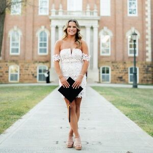 Meet your Posher, Cami